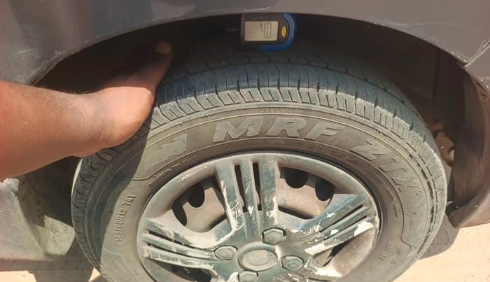 2017 Maruti Alto 800 LXI, Petrol, Manual, 81,147 km, tyre