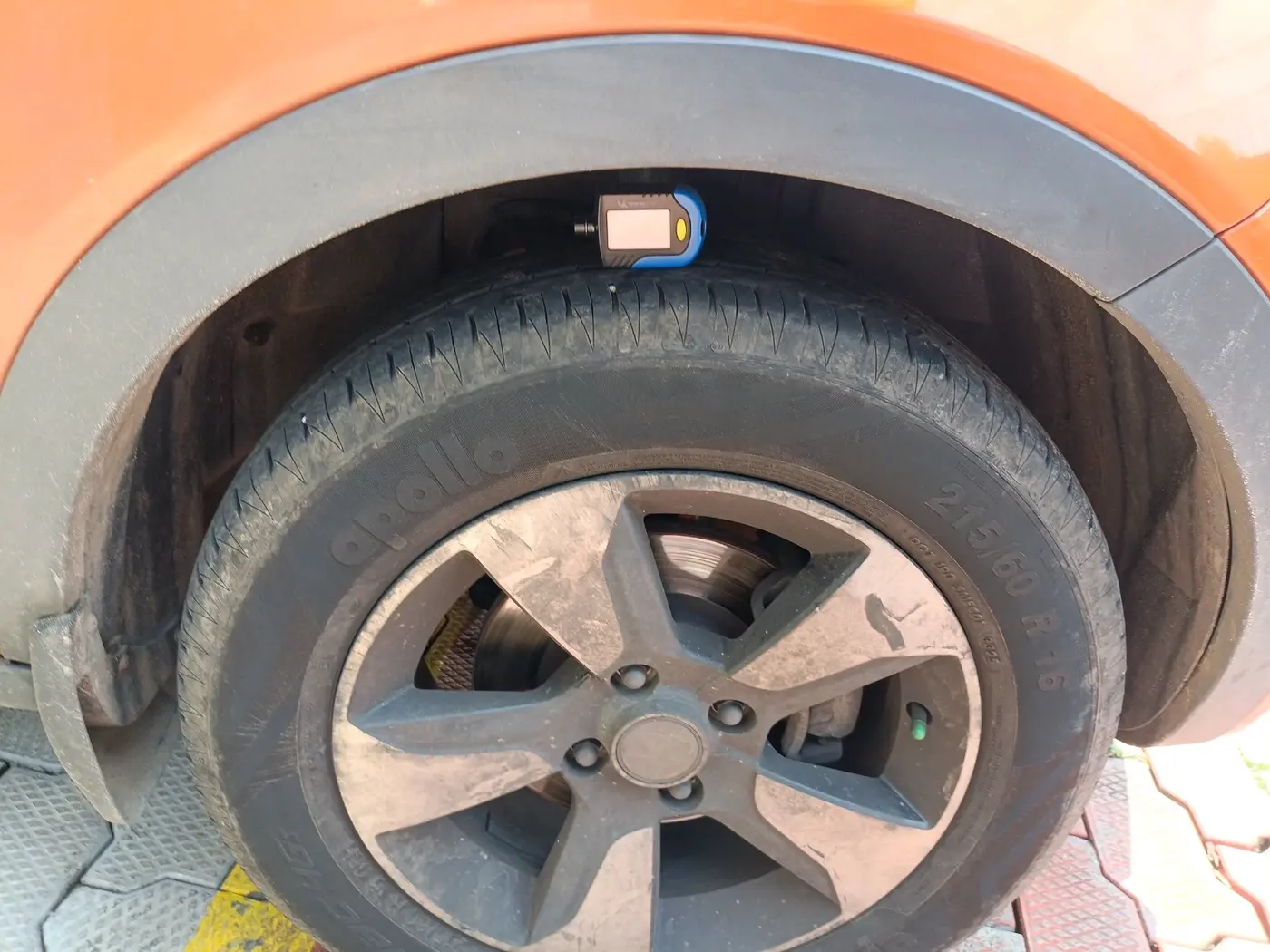 2018 Tata NEXON XZA PLUS DIESEL, Diesel, Automatic, 1,42,512 km, tyre