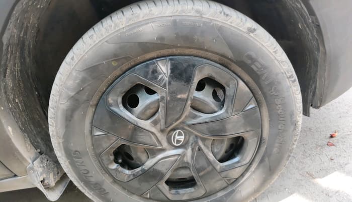 2023 Tata PUNCH ADVENTURE MT, Petrol, Manual, 29,048 km, tyre