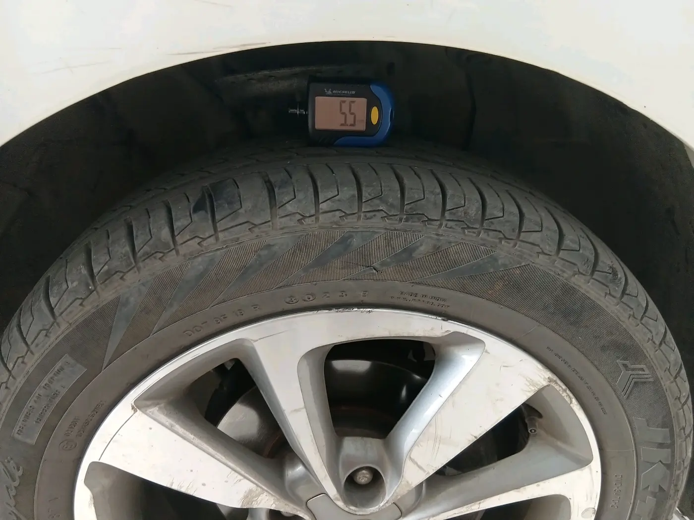 2014 Hyundai Elite i20 ASTA 1.2, CNG, Manual, 79,937 km, tyre