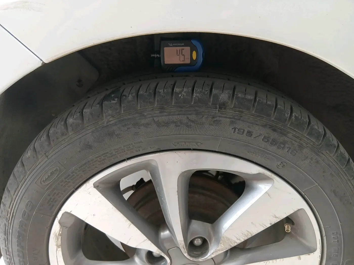 2014 Hyundai Elite i20 ASTA 1.2, CNG, Manual, 79,937 km, tyre
