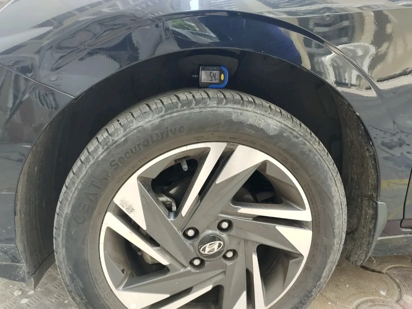 2023 Hyundai NEW I20 ASTA (O) 1.2 AT, Petrol, Automatic, 42,443 km, tyre