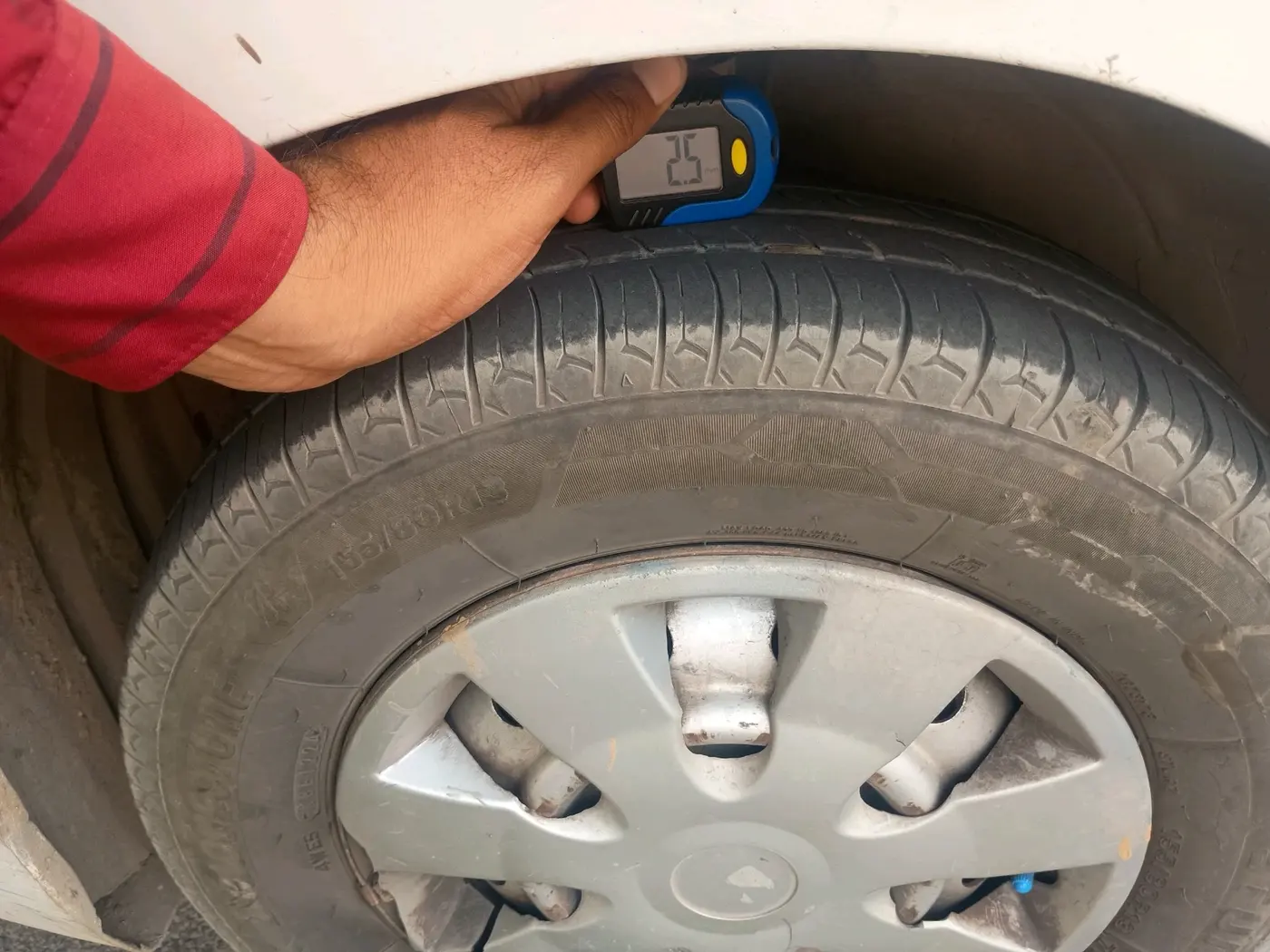 2014 Maruti Wagon R 1.0 LXI, CNG, Manual, 49,811 km, tyre