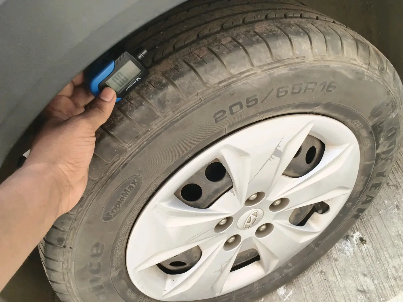 2018 Hyundai Creta E PLUS 1.6 PETROL, Petrol, Manual, 26,215 km, tyre