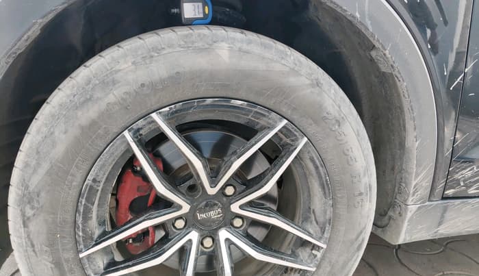 2023 Mahindra XUV300 W6 1.5 Diesel, Diesel, Manual, 60,684 km, tyre