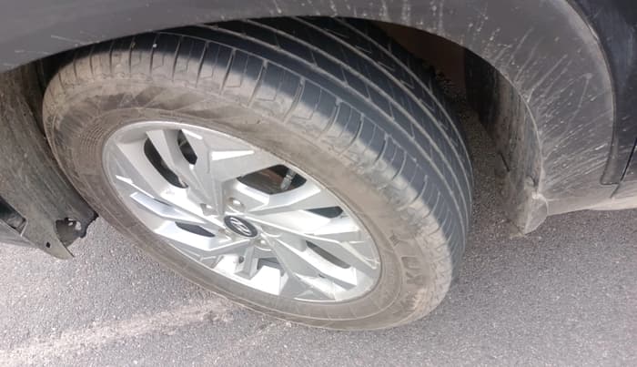 2023 Hyundai Creta SX 1.5 PETROL, Petrol, Manual, 48,489 km, tyre