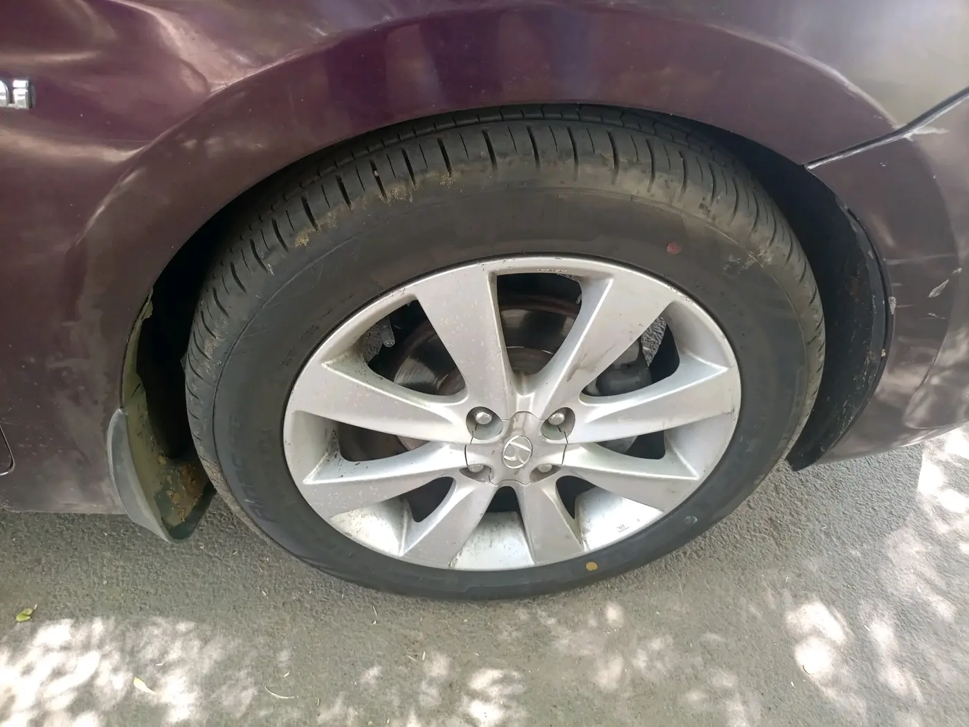 2012 Hyundai Verna FLUIDIC 1.6 CRDI SX, Diesel, Manual, 1,05,953 km, tyre