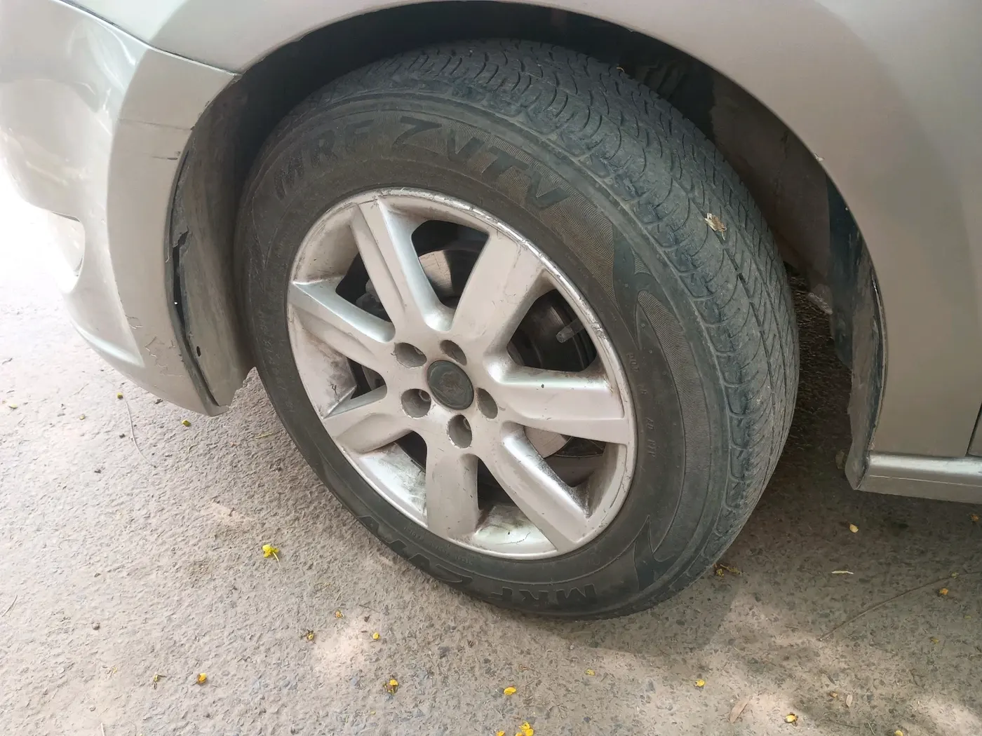 2014 Skoda Rapid AMBITION 1.6 MPI MT, CNG, Manual, 53,942 km, tyre