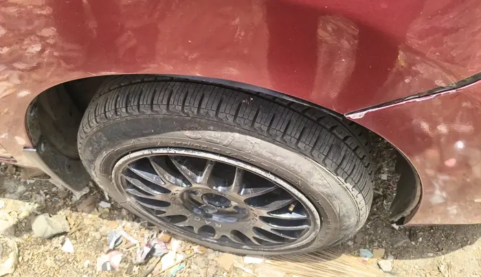 2013 Maruti Wagon R 1.0 LXI CNG, CNG, Manual, 1,04,134 km, tyre