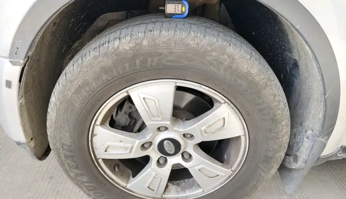 2014 Mahindra XUV500 W8, Diesel, Manual, 1,62,764 km, tyre