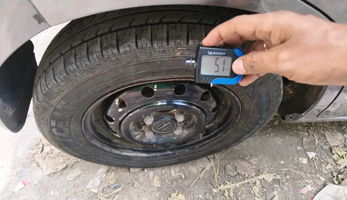 2014 Maruti Wagon R 1.0 LXI CNG, CNG, Manual, 79,589 km, tyre
