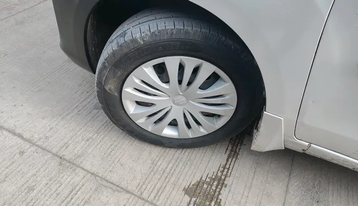 2017 Maruti Ertiga VXI CNG, CNG, Manual, 1,34,043 km, tyre