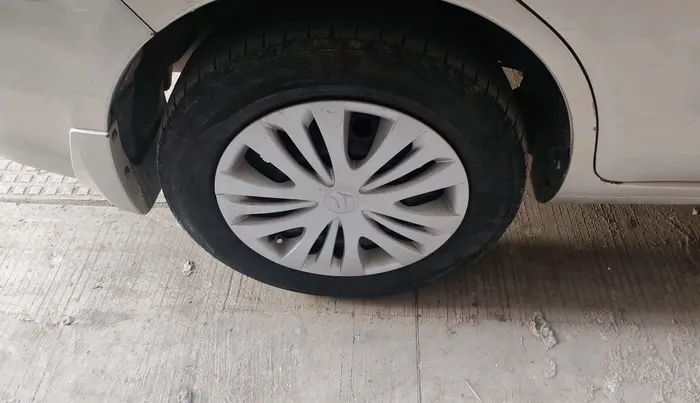 2017 Maruti Ertiga VXI CNG, CNG, Manual, 1,34,043 km, tyre