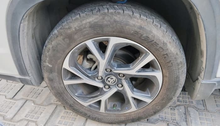 2023 Toyota URBAN CRUISER HYRYDER V AT NEO DRIVE, Petrol, Automatic, 13,523 km, tyre