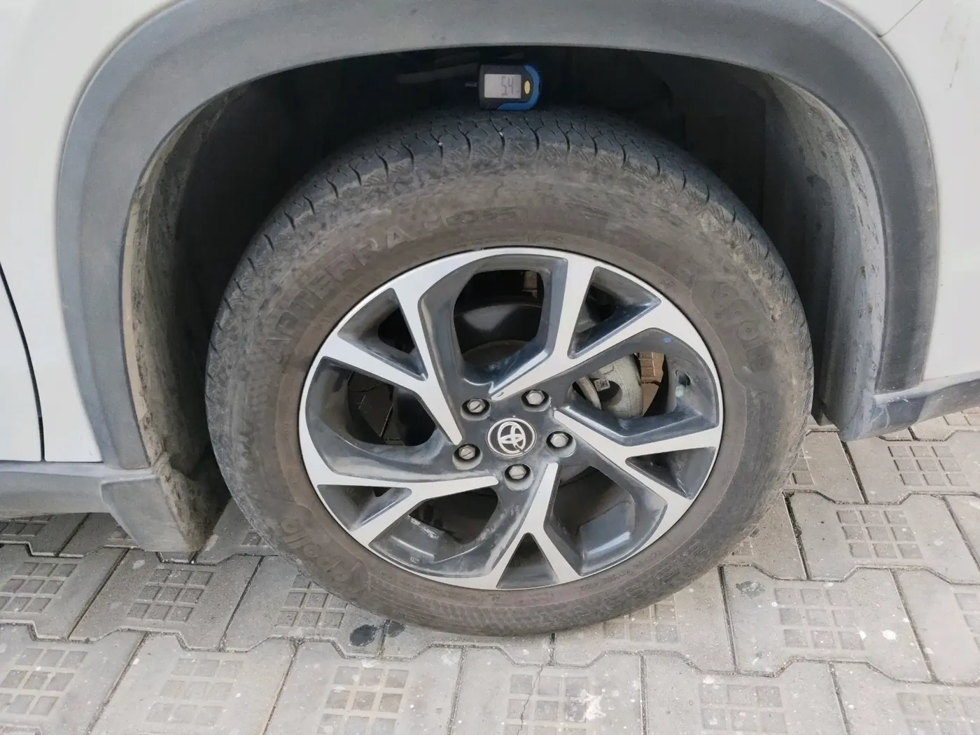 2023 Toyota URBAN CRUISER HYRYDER V AT NEO DRIVE, Petrol, Automatic, 13,523 km, tyre