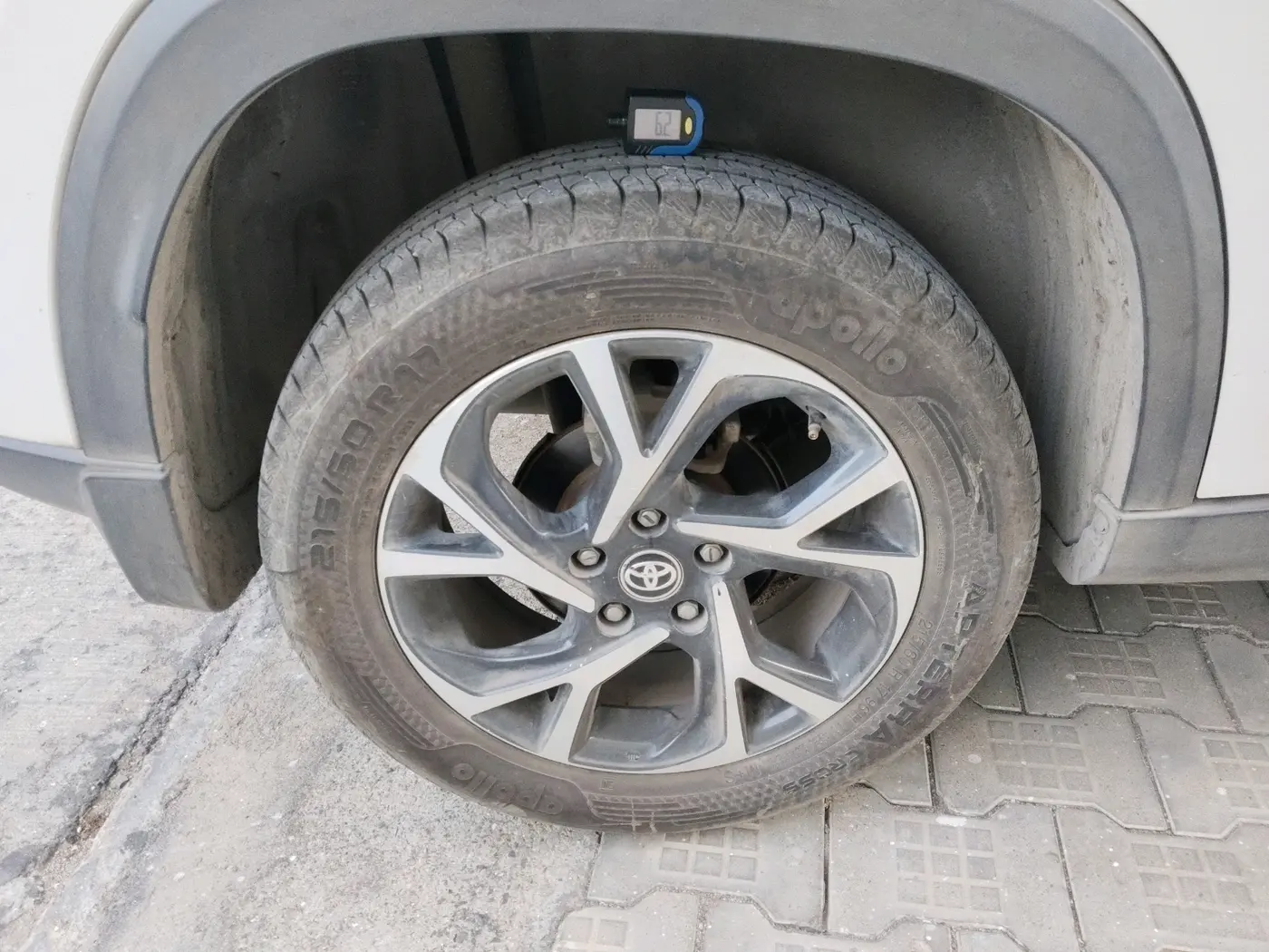 2023 Toyota URBAN CRUISER HYRYDER V AT NEO DRIVE, Petrol, Automatic, 13,523 km, tyre
