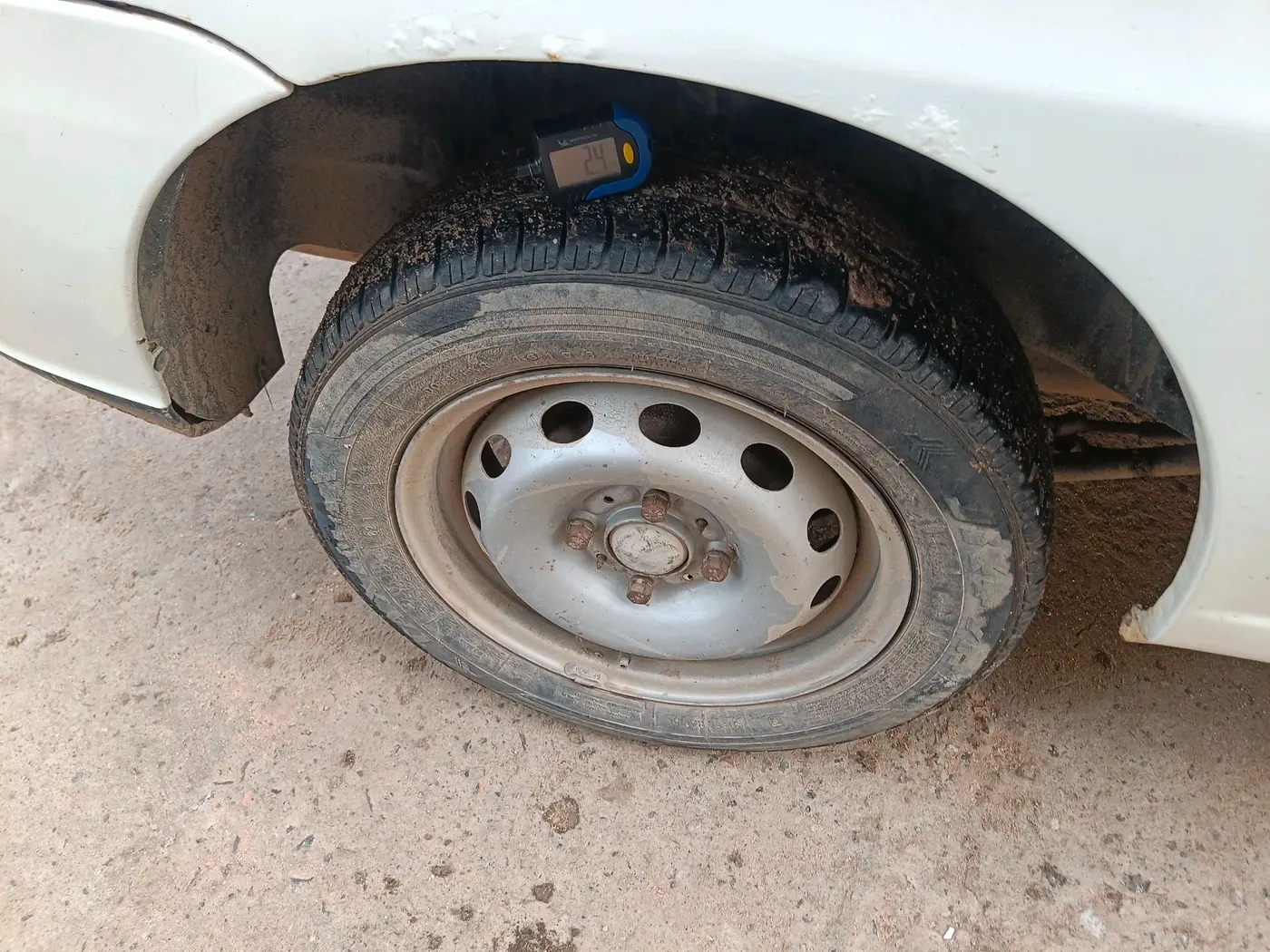 2015 Tata Indigo ECS LX TDI, Diesel, Manual, 79,917 km, tyre