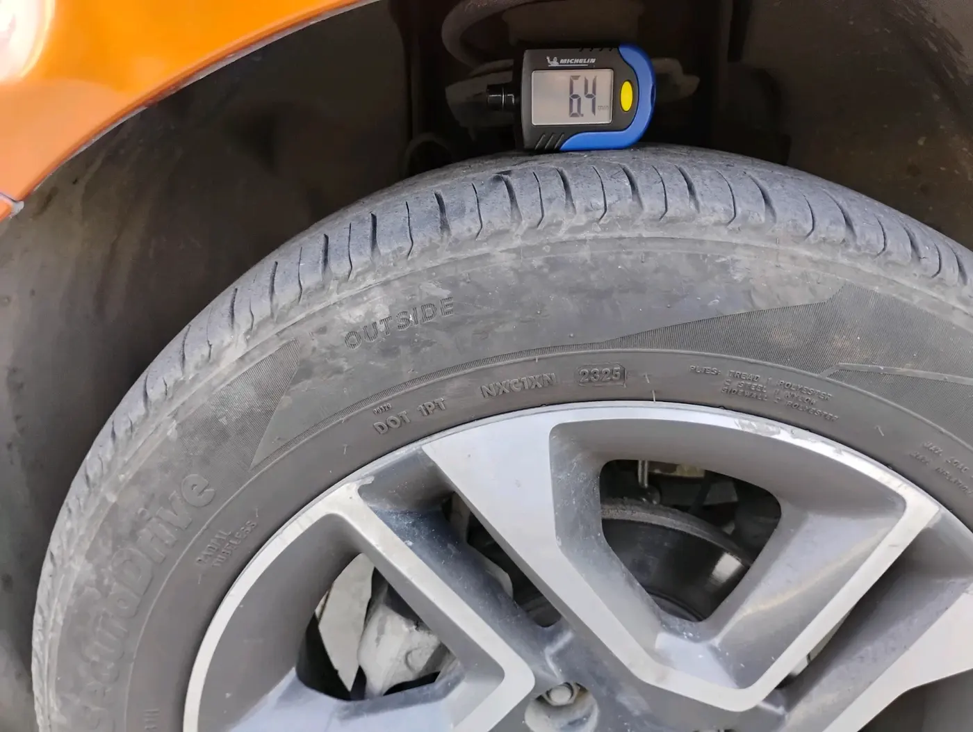 2018 Tata Tiago XZ PLUS PETROL, Petrol, Manual, 76,800 km, tyre