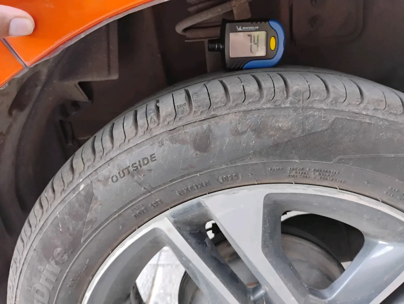 2018 Tata Tiago XZ PLUS PETROL, Petrol, Manual, 76,800 km, tyre