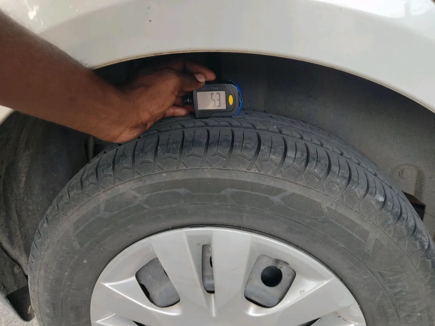 2013 Maruti Swift VDI, Diesel, Manual, 1,44,273 km, tyre