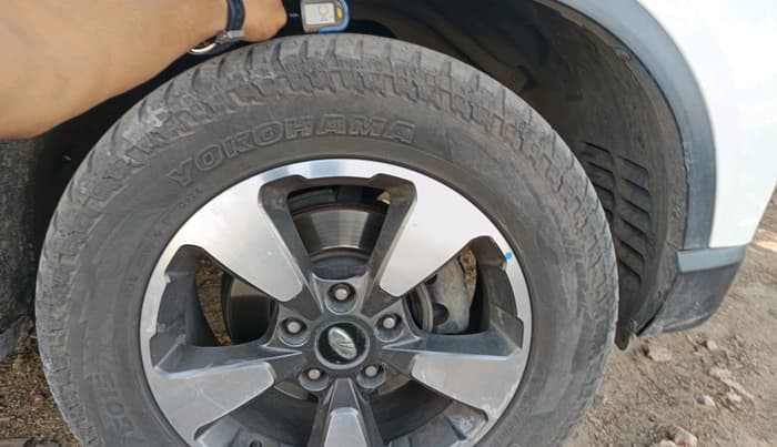 2019 Mahindra ALTURAS G4 4WD AT, Diesel, Automatic, 85,749 km, tyre