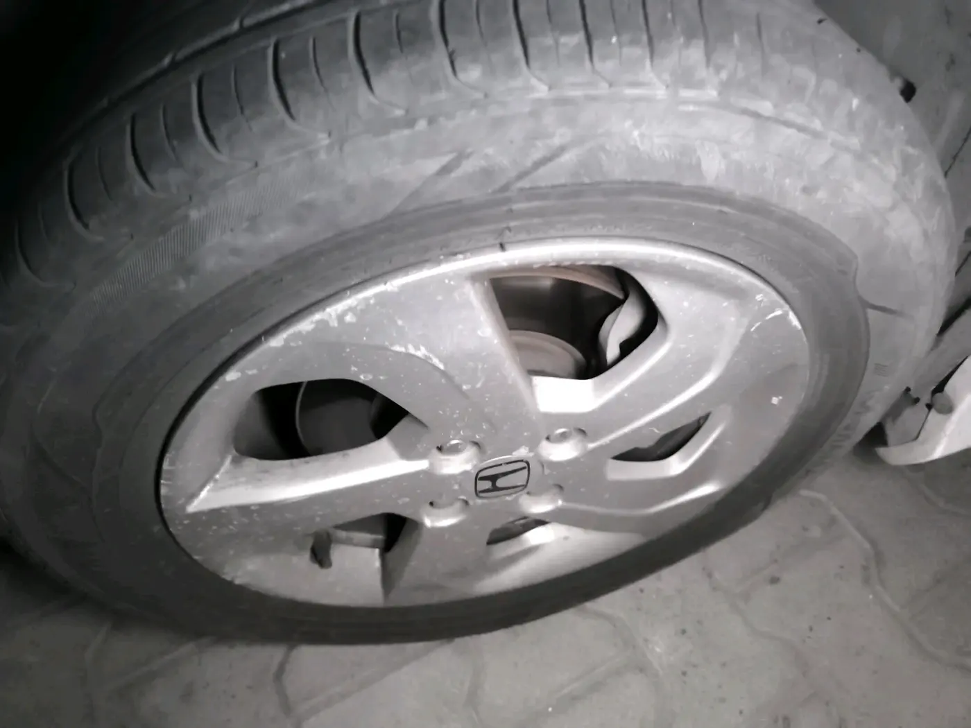 2015 Honda City 1.5L I-VTEC V MT, CNG, Manual, 83,890 km, tyre