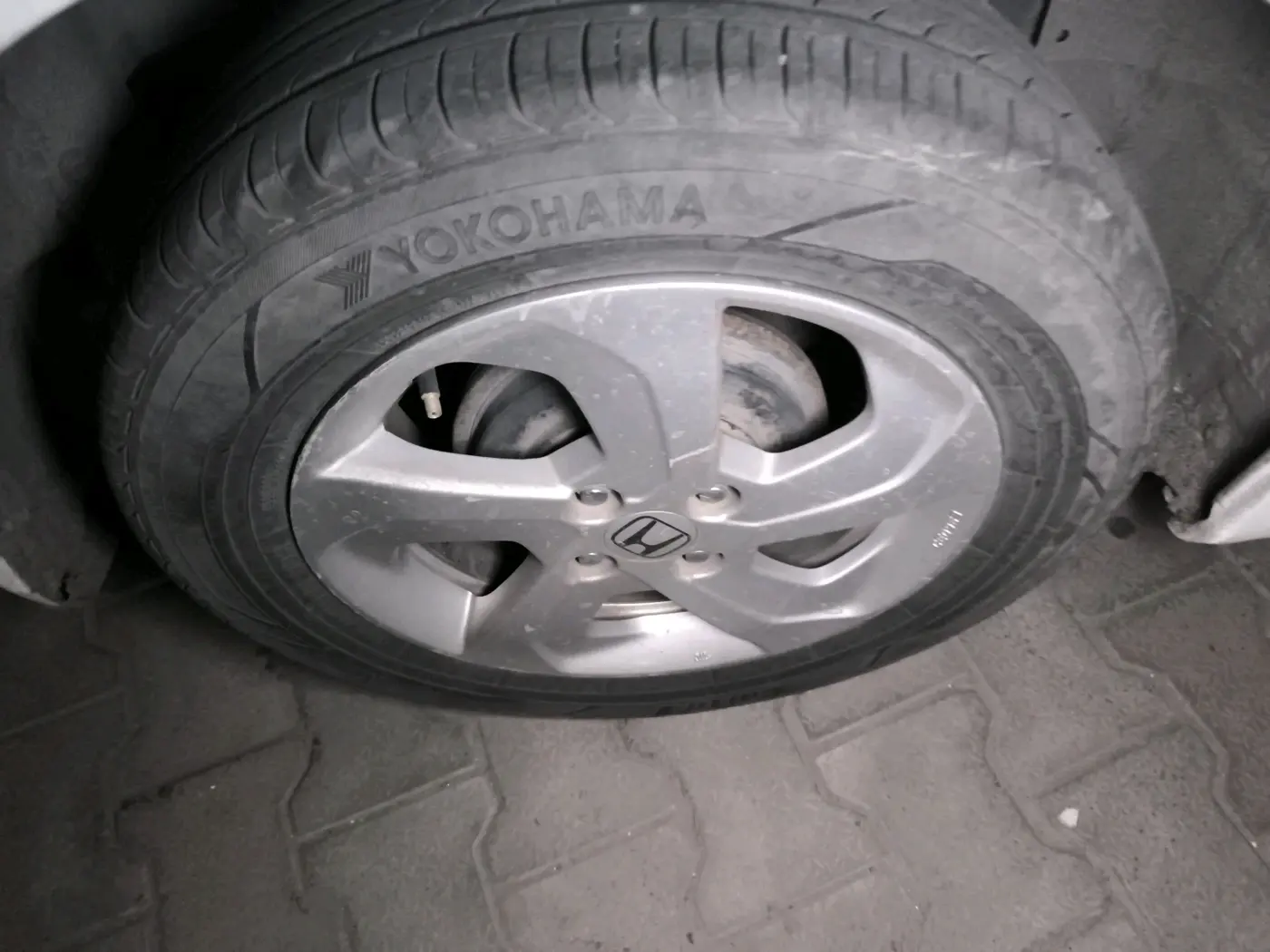 2015 Honda City 1.5L I-VTEC V MT, CNG, Manual, 83,890 km, tyre