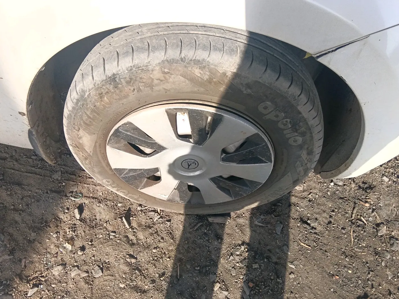 2018 Maruti Swift LXI, Petrol, Manual, 1,16,921 km, tyre