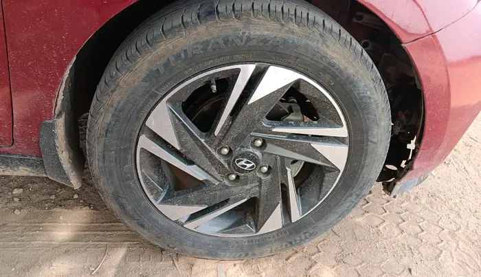 2020 Hyundai NEW I20 ASTA 1.2 AT DUAL TONE, Petrol, Automatic, 60,488 km, tyre