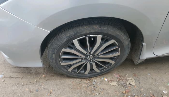 2017 Honda City 1.5L I-VTEC VX CVT, Petrol, Automatic, 74,681 km, tyre