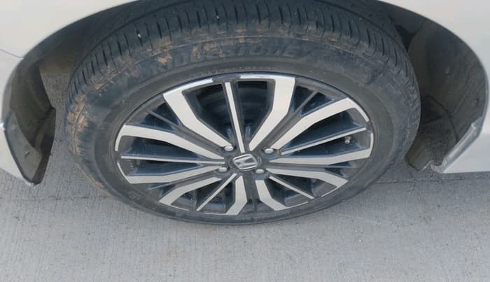 2017 Honda City 1.5L I-VTEC VX CVT, Petrol, Automatic, 74,681 km, tyre