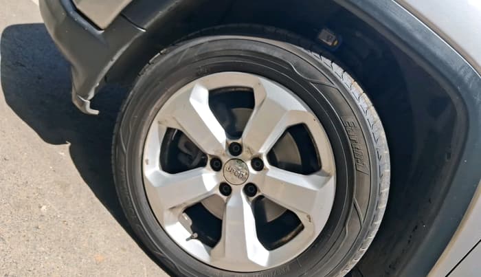 2017 Jeep Compass LONGITUDE 2.0 DIESEL, Diesel, Manual, 1,41,959 km, tyre