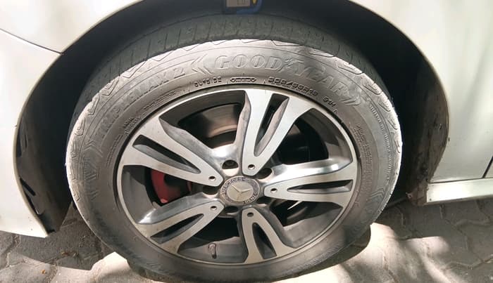 2014 Mercedes Benz B Class B180, Diesel, Automatic, 41,299 km, tyre