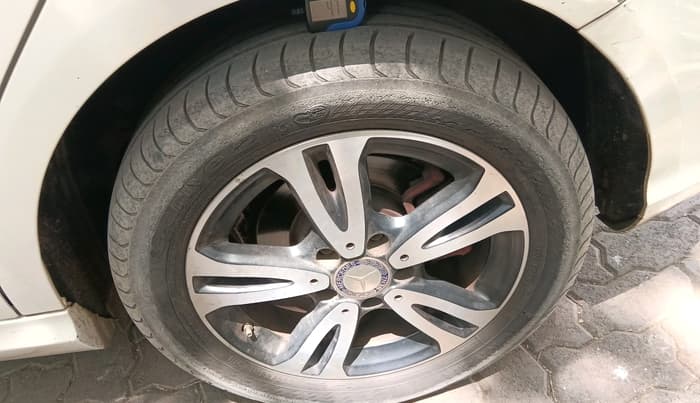 2014 Mercedes Benz B Class B180, Diesel, Automatic, 41,299 km, tyre