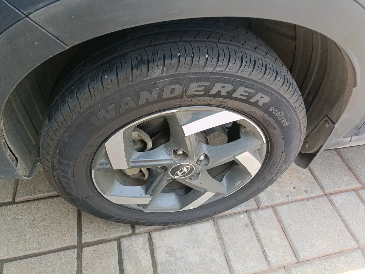 2019 Hyundai VENUE SX PLUS 1.0 TURBO DCT, Petrol, Automatic, 20,949 km, tyre