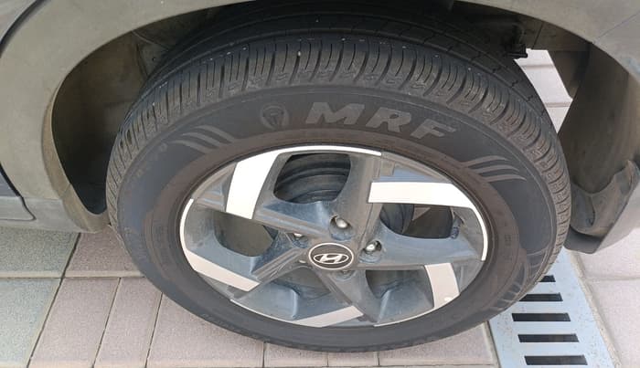 2019 Hyundai VENUE SX PLUS 1.0 TURBO DCT, Petrol, Automatic, 20,949 km, tyre
