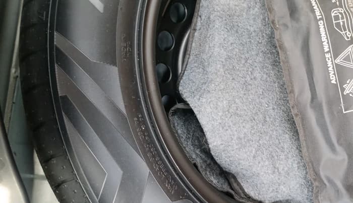 2019 Hyundai VENUE SX PLUS 1.0 TURBO DCT, Petrol, Automatic, 20,949 km, tyre