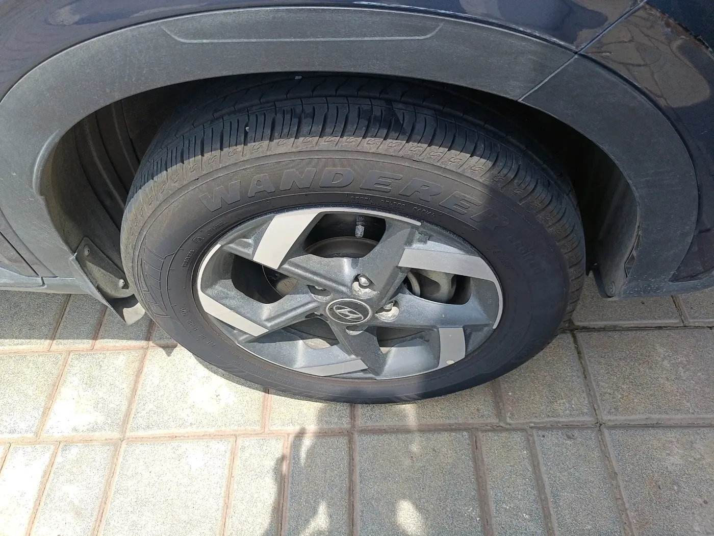 2019 Hyundai VENUE SX PLUS 1.0 TURBO DCT, Petrol, Automatic, 20,949 km, tyre