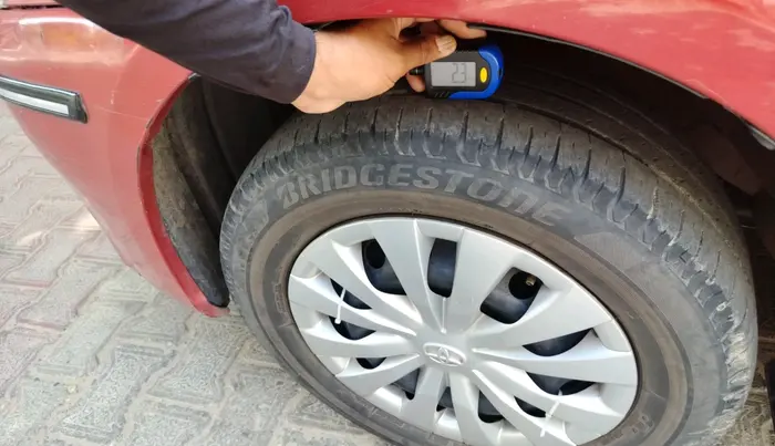 2011 Toyota Etios G, Petrol, Manual, 1,17,619 km, tyre