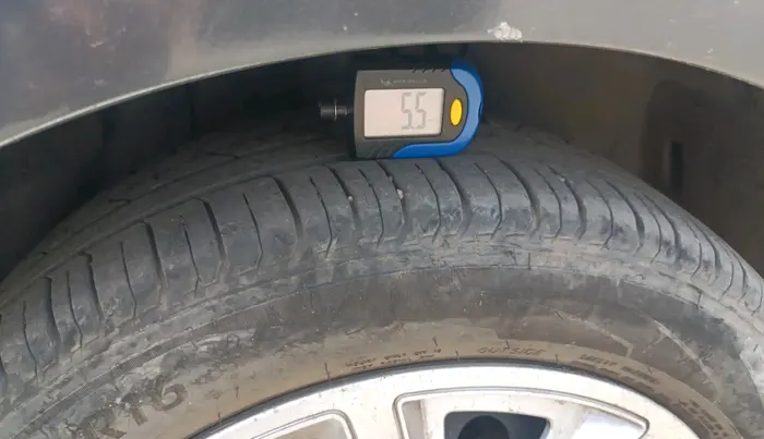 2021 Tata ALTROZ XT PETROL, CNG, Manual, 85,612 km, tyre