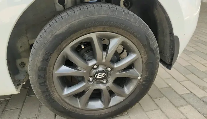 2020 Hyundai Elite i20 SPORTZ PLUS 1.2, Petrol, Manual, 55,794 km, tyre