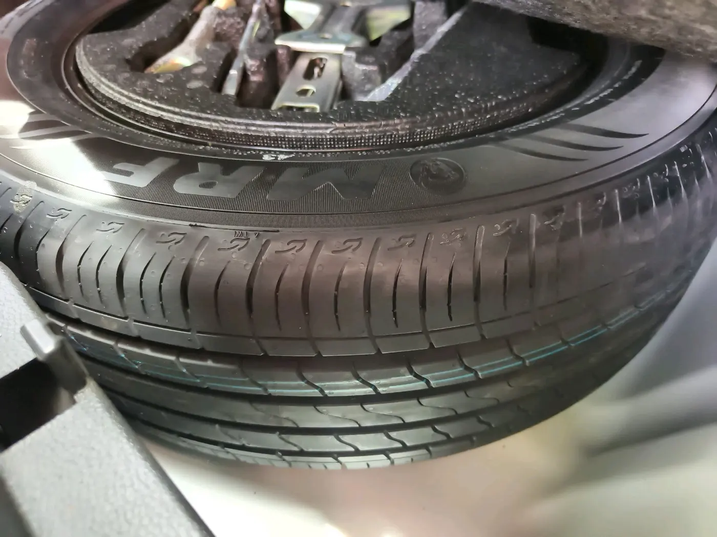 2024 Maruti BREZZA VXI S-CNG, CNG, Manual, 16,792 km, tyre