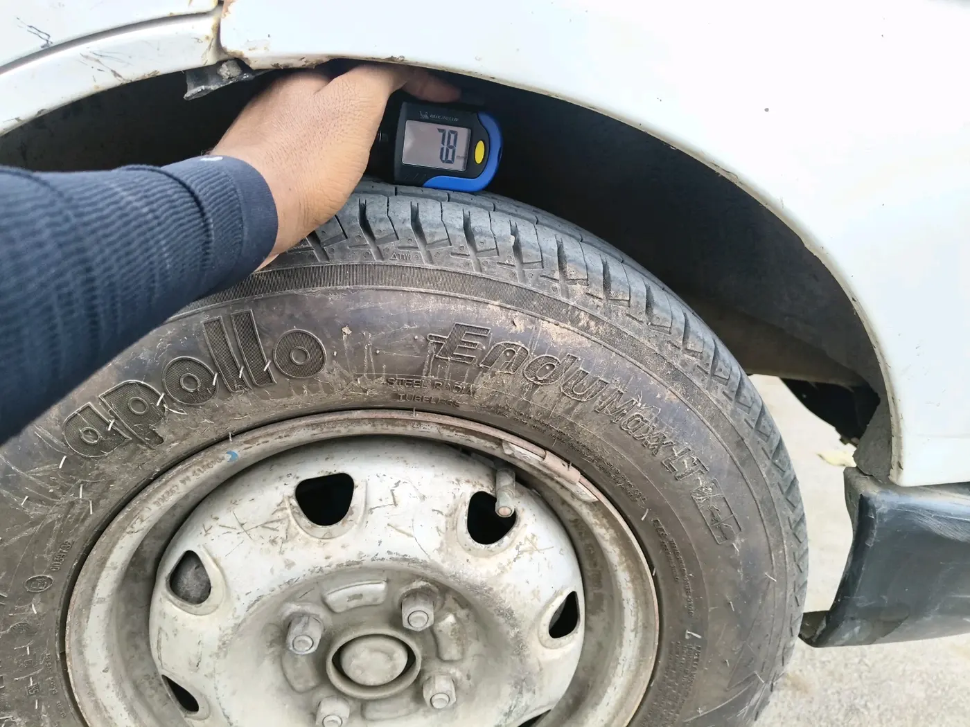 2015 Maruti Eeco 5 STR WITH A/C+HTR, CNG, Manual, 1,18,202 km, tyre