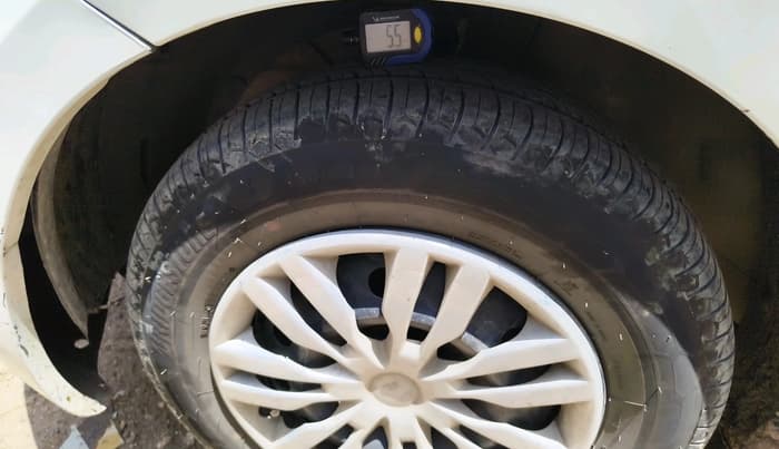 2018 Maruti Dzire VDI, Diesel, Manual, 2,81,715 km, tyre