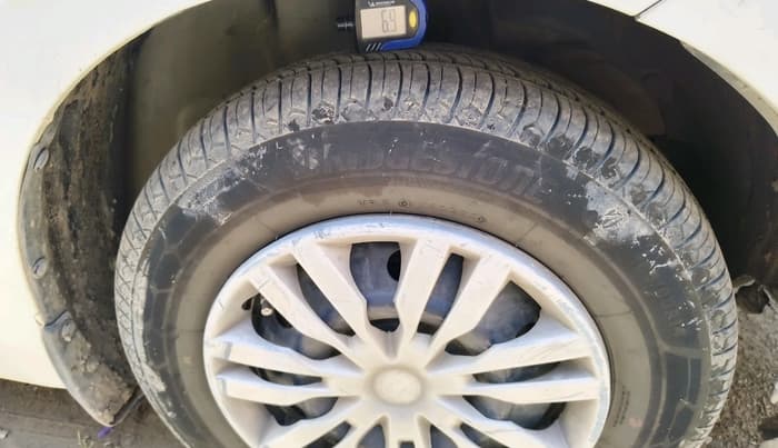 2018 Maruti Dzire VDI, Diesel, Manual, 2,81,715 km, tyre