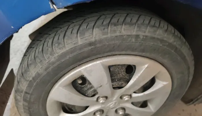 2013 Hyundai Eon MAGNA +, CNG, Manual, 89,263 km, tyre
