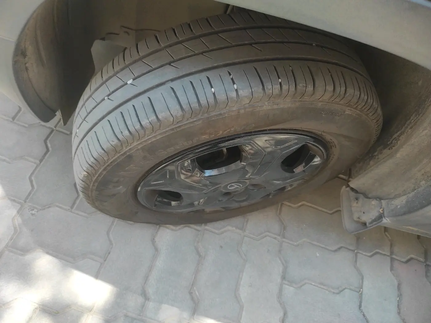 2024 Tata PUNCH Accomplished Plus AMT, Petrol, Automatic, 18,691 km, tyre