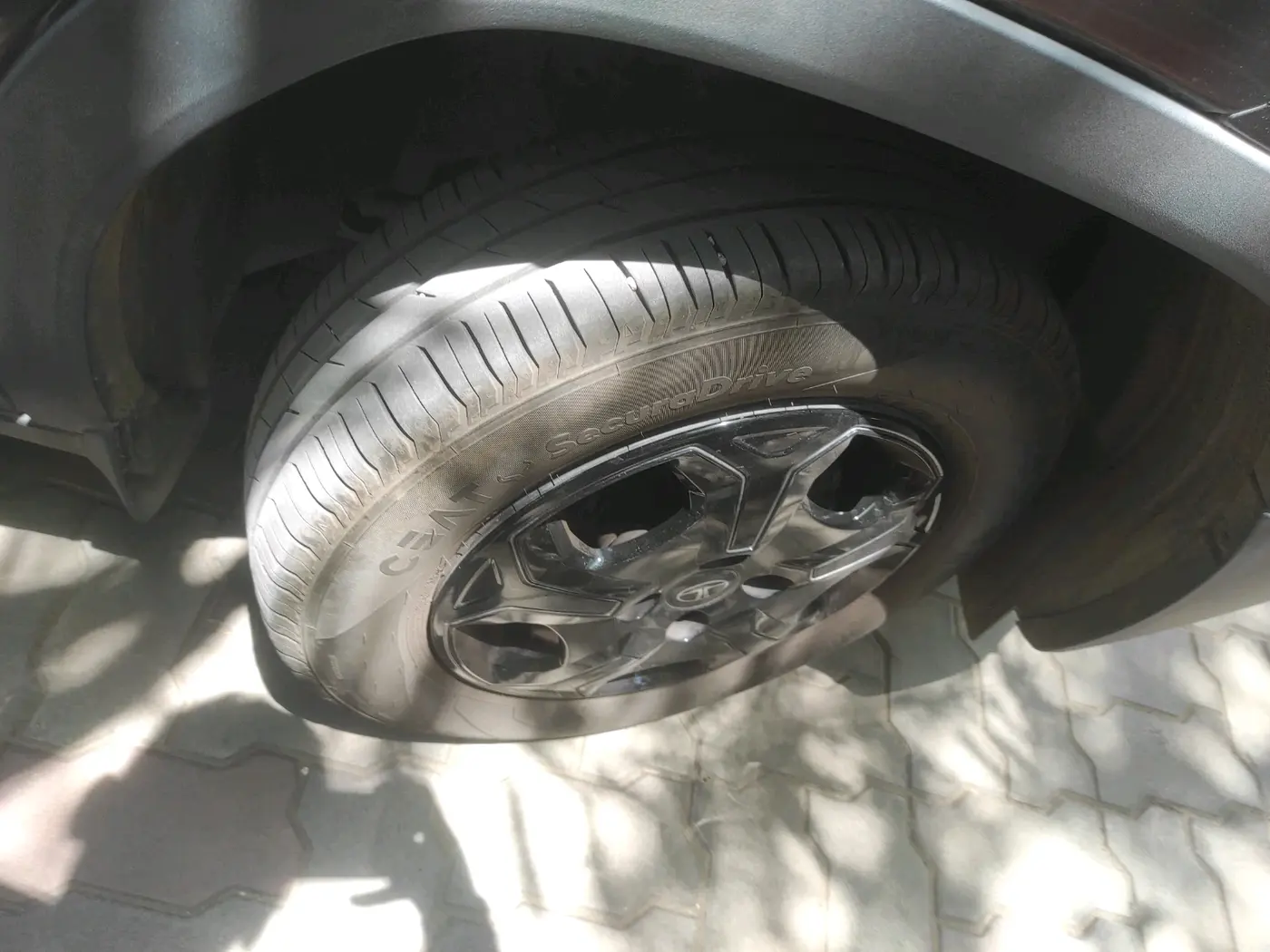 2024 Tata PUNCH Accomplished Plus AMT, Petrol, Automatic, 18,691 km, tyre