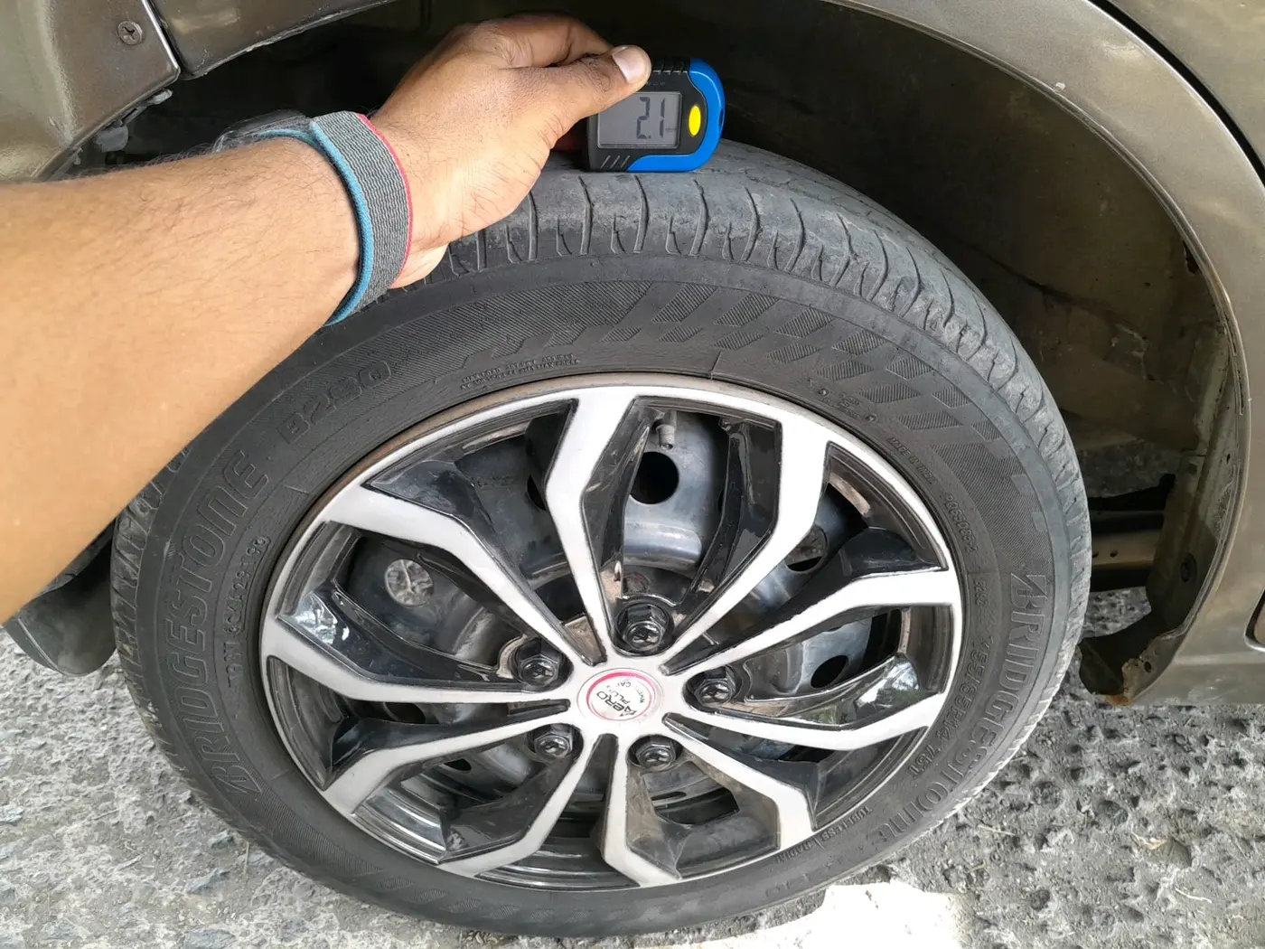 2013 Maruti Wagon R 1.0 VXI, Petrol, Manual, 95,304 km, tyre