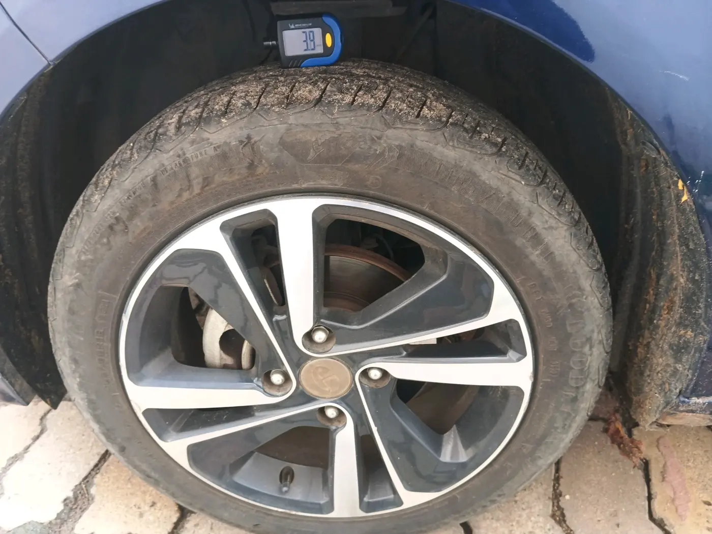 2022 Tata ALTROZ XZA PLUS, Petrol, Automatic, 36,505 km, tyre